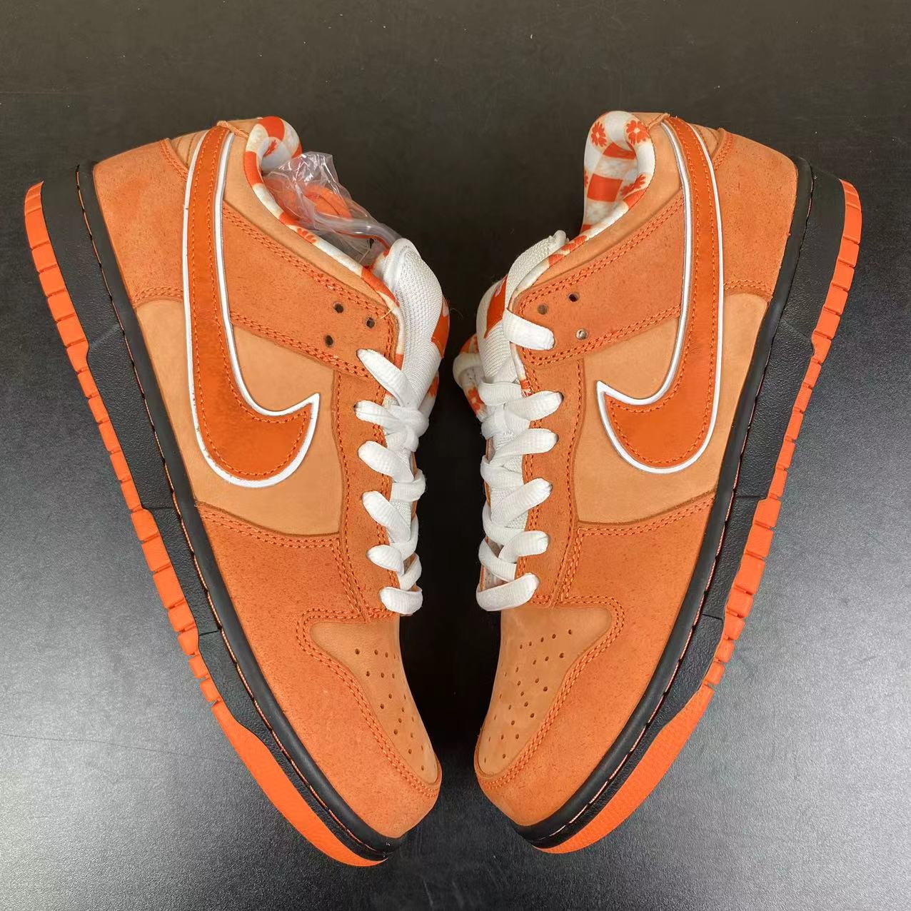 NIKE SB DUNK ORANGE LOBSTER