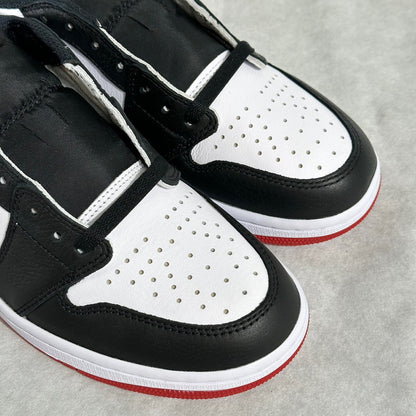 JORDAN 1 LOW BLACK TOE OG