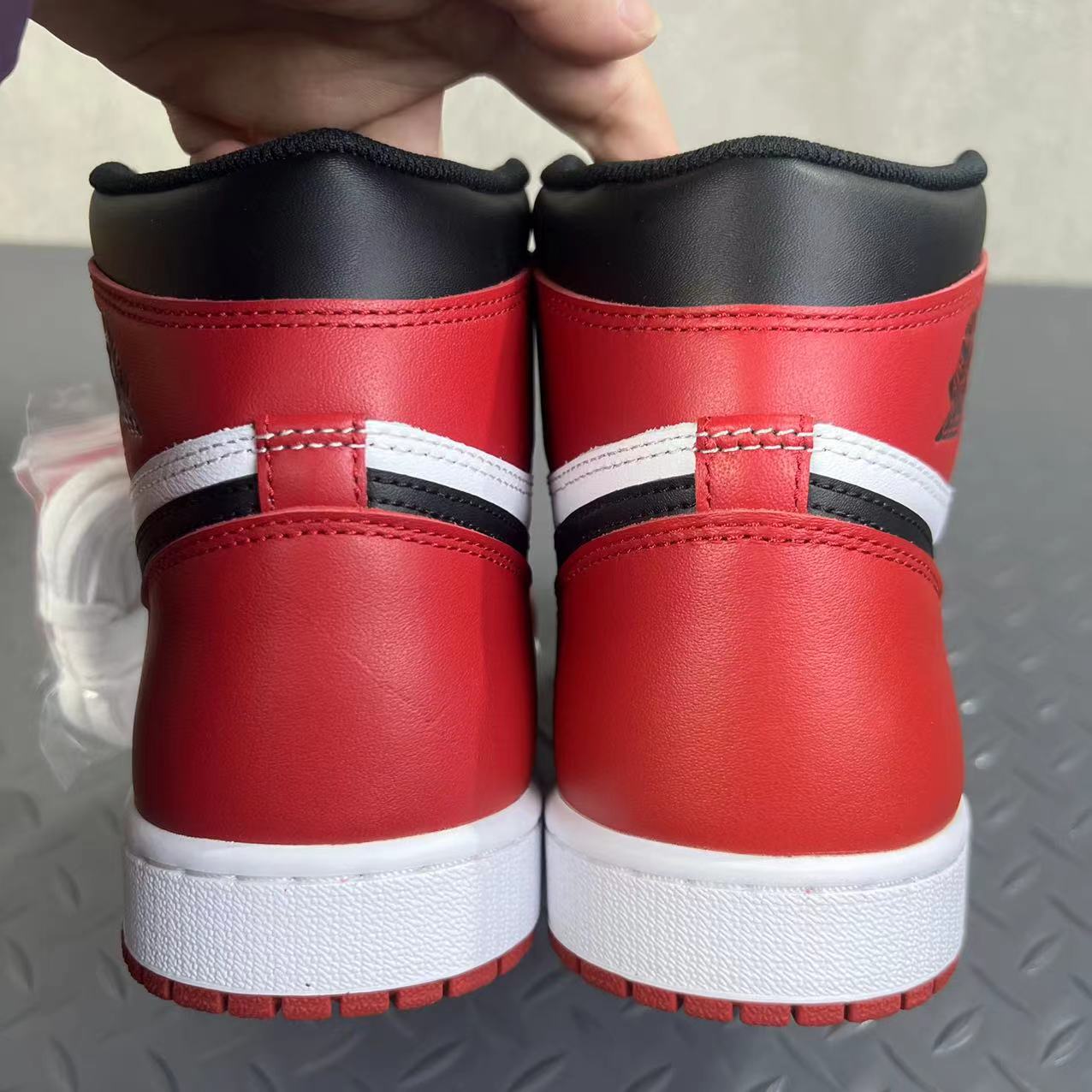 JORDAN 1 RETRO HIGH OG CHICAGO